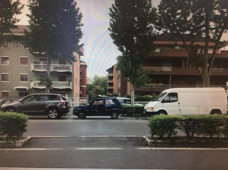 Tamponamento fra tre veicoli, tre persone lievemente ferite