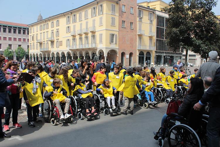 Cremona senza ostacoli, venerdì 18 maggio il giro in città in carrozzina