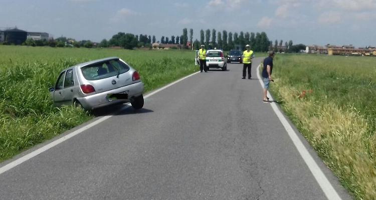 Fuoristrada in via Sesto, ferita una 64enne