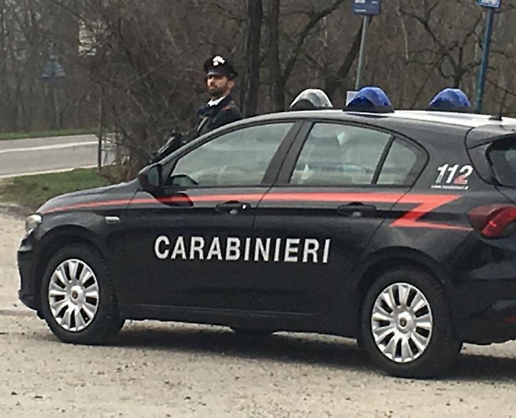 Truffa in corsia al supermarket, bancomat svuotato