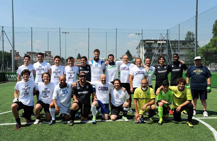 Calcio al buio, i non vedenti battono politici e consulta comunale