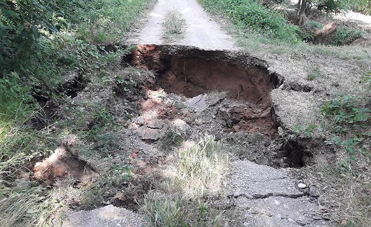 Voragine sulla pista, le nutrie hanno colpito ancora
