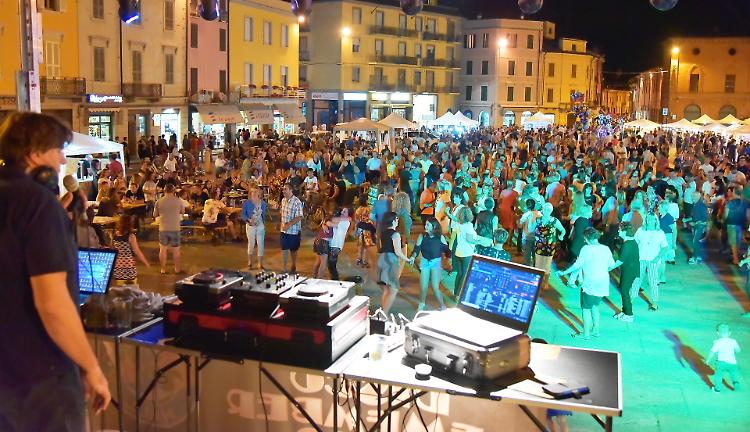Giovedì d'estate, si balla sul listone con i dj del Tam Tam
