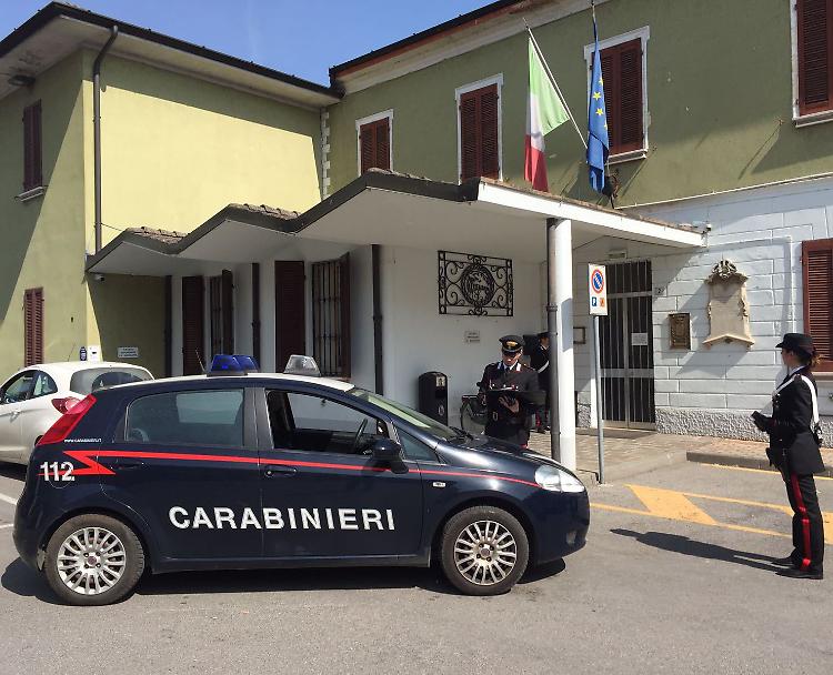 Malato di gioco, ruba in Comune: bottino di dieci euro, assolto 