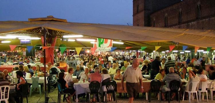 Baristi furiosi: «A noi  costa 25 volte più del Pd»