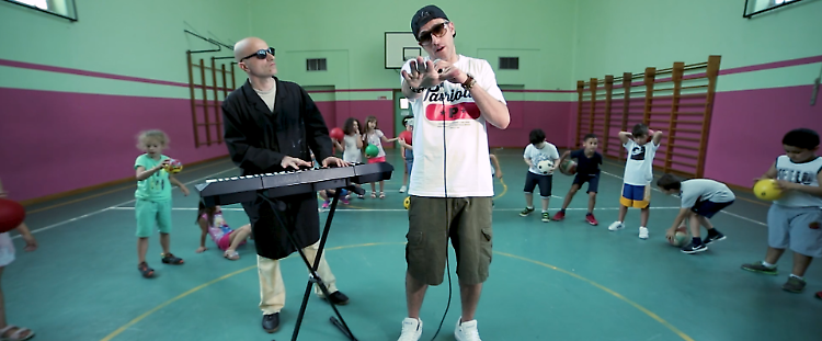 Maestro e rapper, Mc Febbo contro la violenza