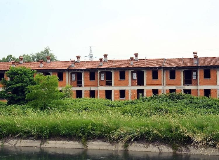Villette della Ferriera: bisce, furti e dormitori abusivi