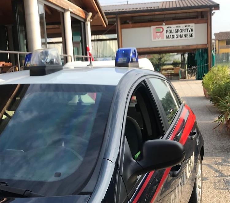 Arrestato 22enne per il furto di un borsello nello spogliatoio del centro sportivo