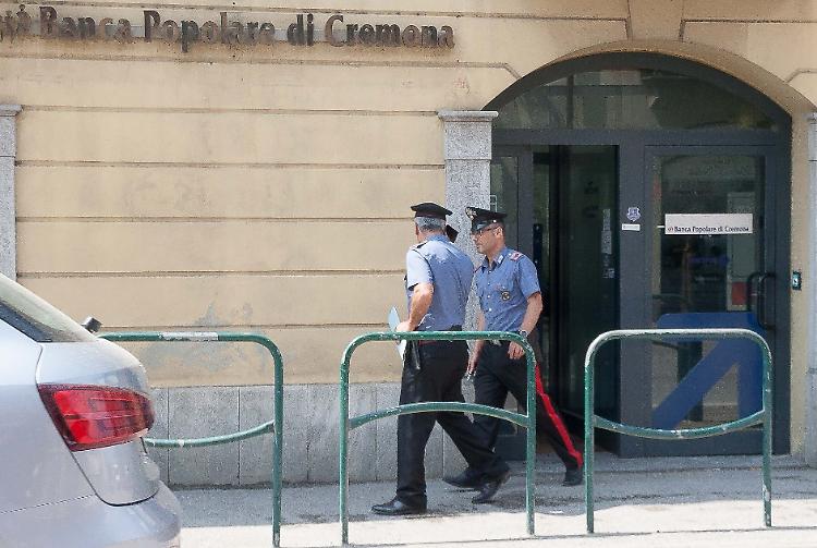 Colpo alla Popolare di Cavatigozzi, presi i due rapinatori 