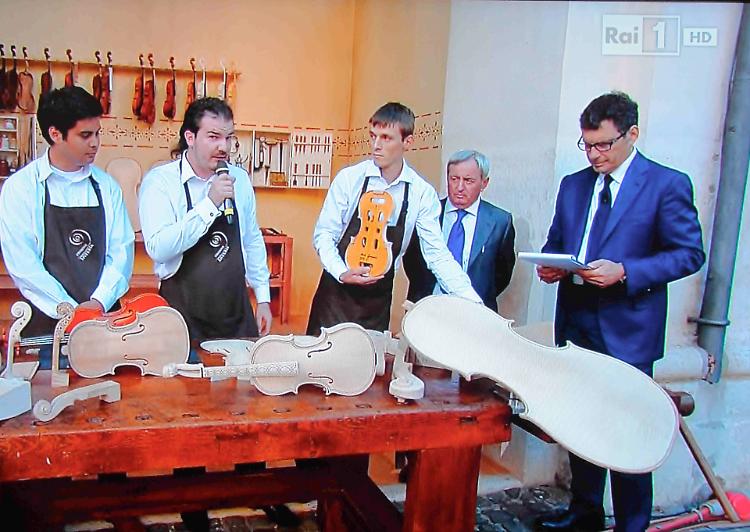 La scuola di liuteria  ospite del presidente Mattarella