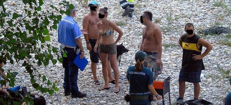 Stop a falò e barbecue sull’Adda