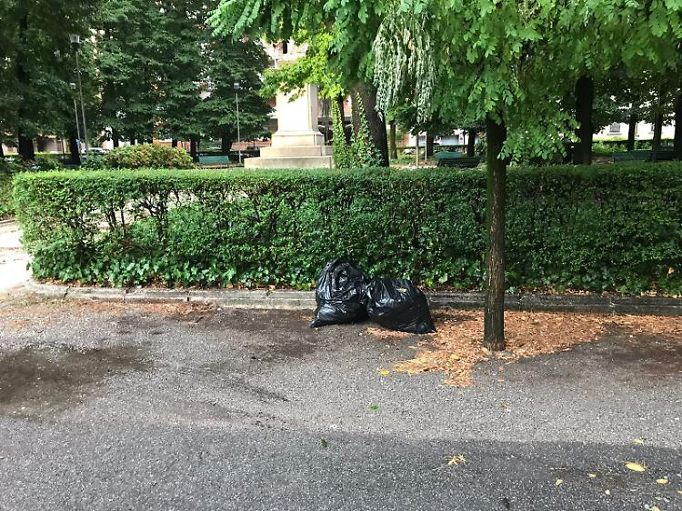   “Sciatteria urbana” in zona Castello