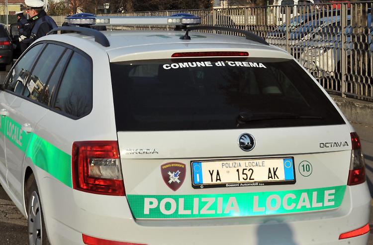 Sosta selvaggia, una telecamera sul parabrezza dei vigili