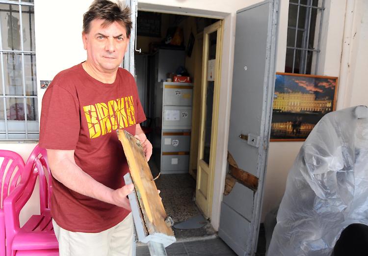Vandali alla sede dei Pantelù