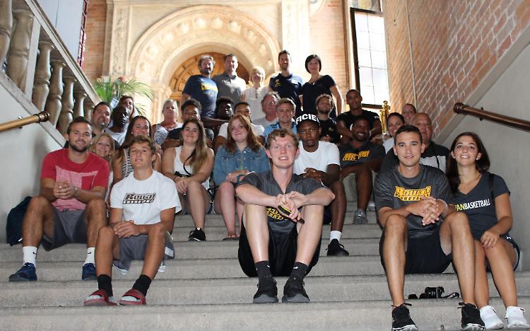Ricevuti in Comune i ragazzi della squadra di basket della Rowan University