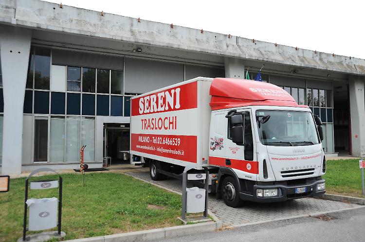 Trasloco, l’università si svuota: via computer, scrivanie e libri