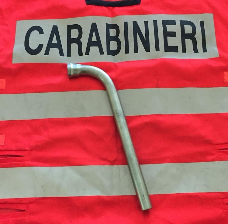 Rapina in tabaccheria e aggressione del titolare, arrestati