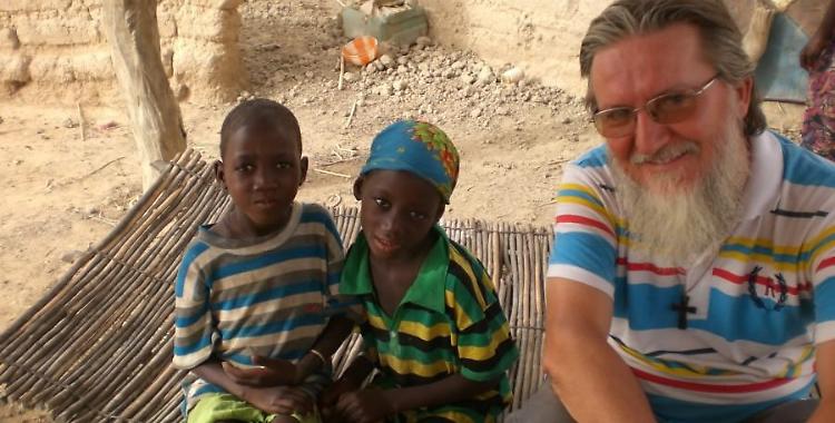 Padre Maccalli rapito in Niger, musulmani solidali: 'Atto criminale e barbaro'