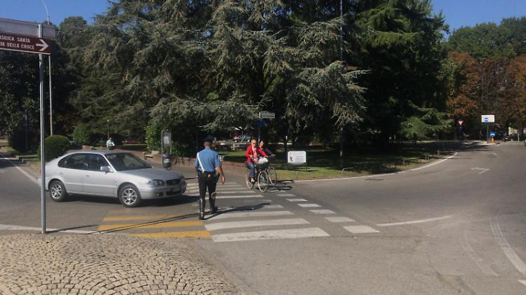 Investita sulle strisce pedonali, multata la ciclista