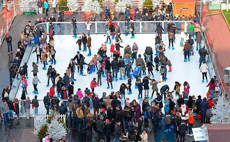 Torna la pista di pattinaggio per le feste natalizie