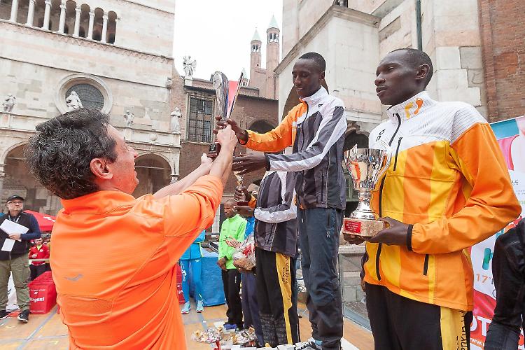 Maratonina di Cremona, il podio parla keniano