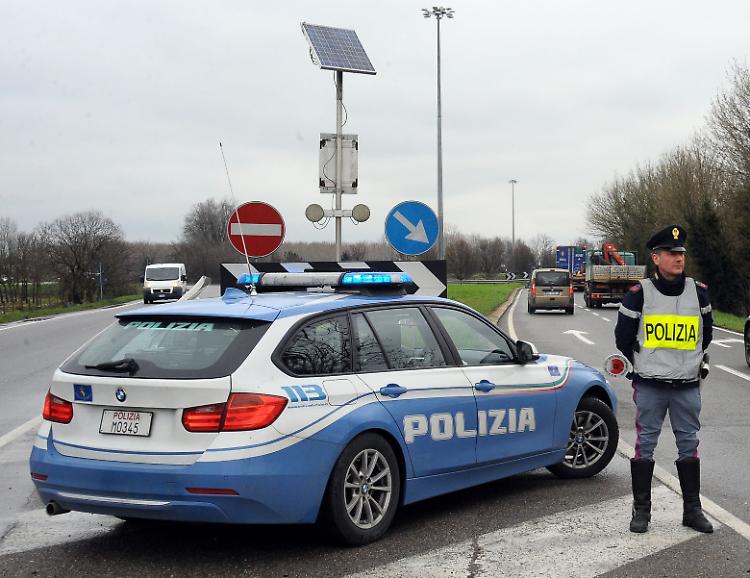 Stradale, controlli: alla guida sotto effetto di alcol e droga, sei patenti ritirate