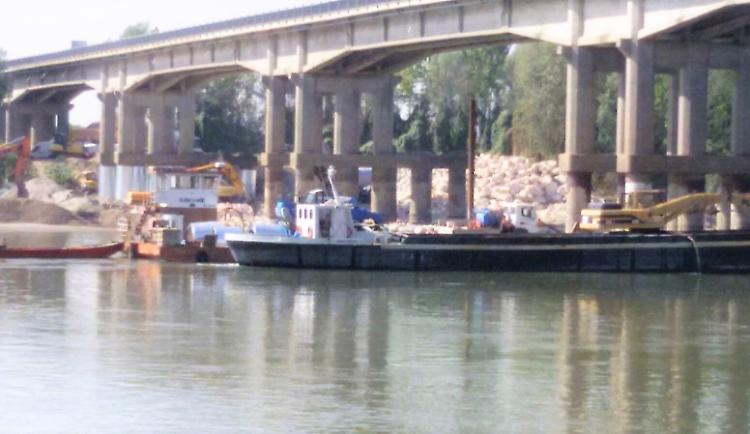 Lavori notturni sul ponte, senso unico alternato