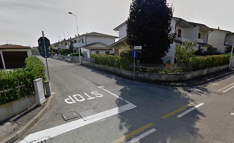 Vetro rotto, via la borsa dall'auto