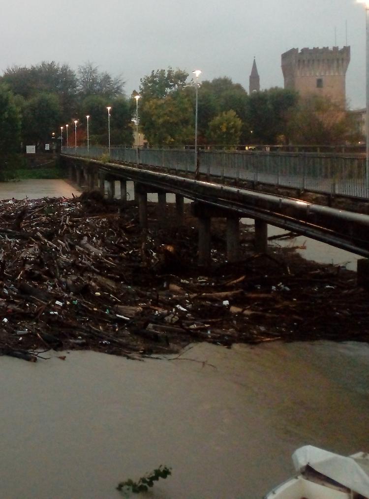 Crollo del ponte pedonale, gli atti in procura