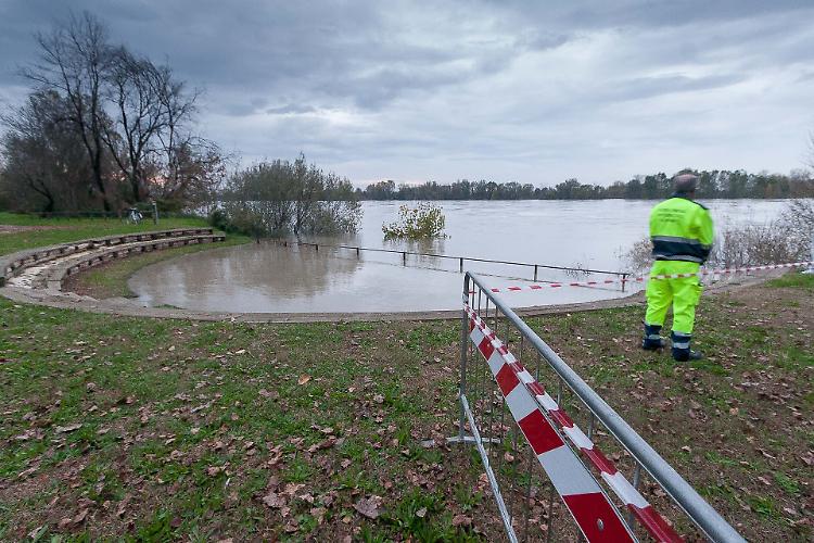 Piena del Po: crolla la sponda fra le Colonie Padane e la Mac