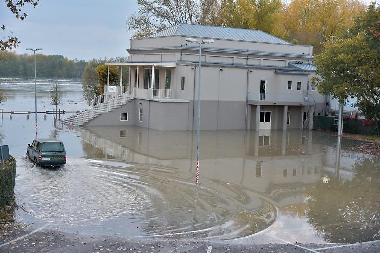 Po, invasa la zona del lido
