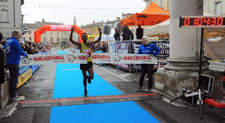 Maratonina, vincono Tola Megersa e Mukandanga