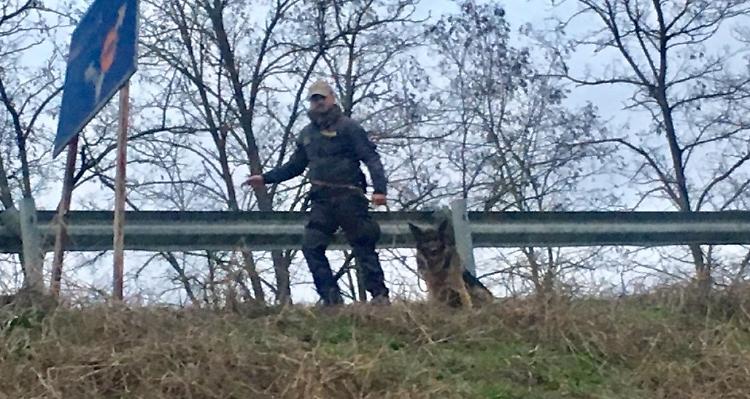 Per scappare spacciatore rompe una gamba a un finanziere