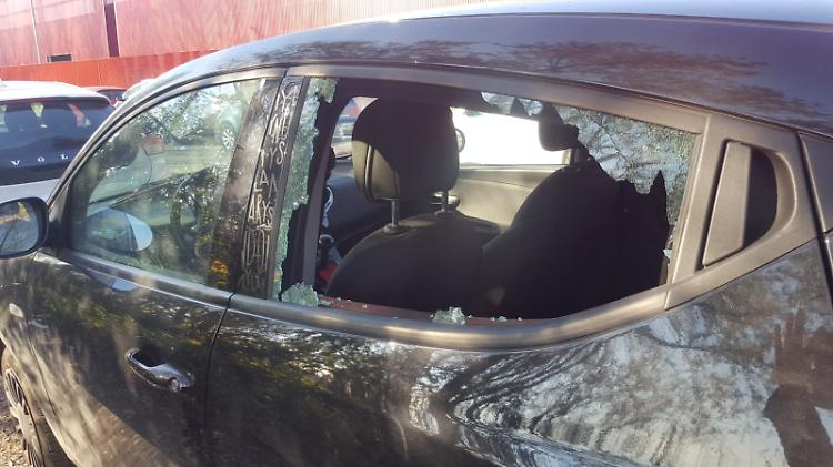 Podisti in corsa, automobili depredate dai ladri