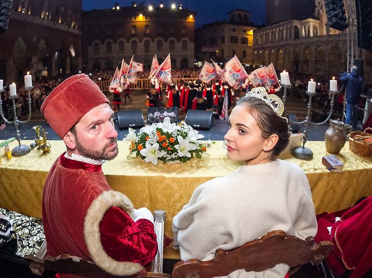 Festa del Torrone. Maxi salame, Francesca Ferragni e Rievocazione del matrimonio