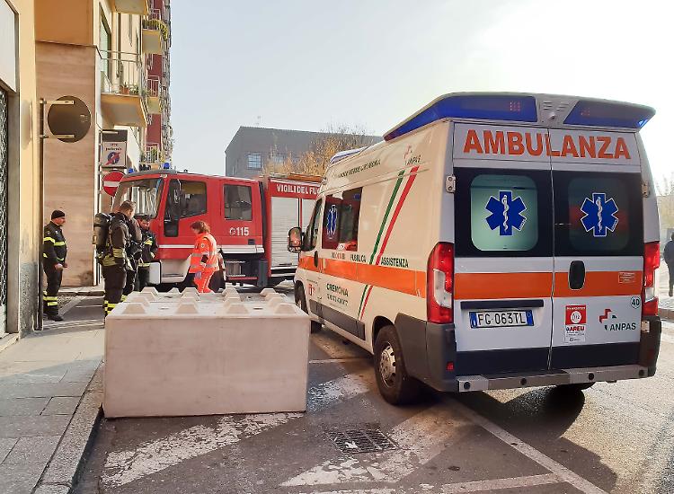 Fuga di gas: intervento dei VdF in piazza Marconi