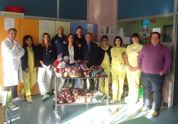 La Vanoli in pediatria per Santa Lucia