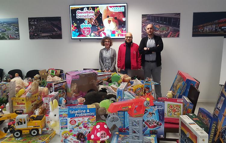 Un sorriso per tutti i bimbiRaccolti pi&ugrave; di mille giocattoli usati