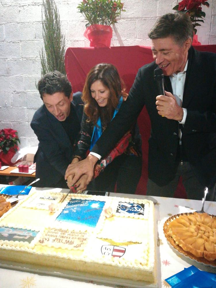 La paracadutista Barbara Brighetti festeggiata al Migliaro 