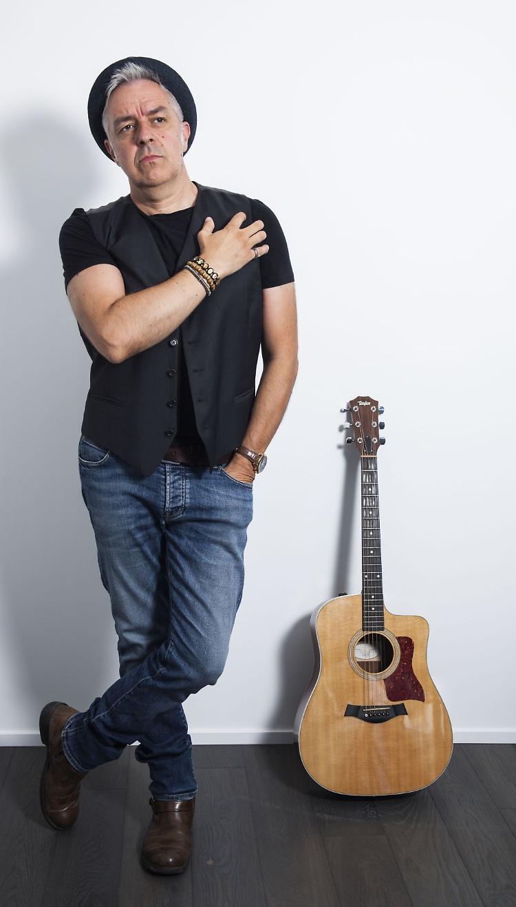 Al teatro Zenith arriva Davide Van De Sfroos