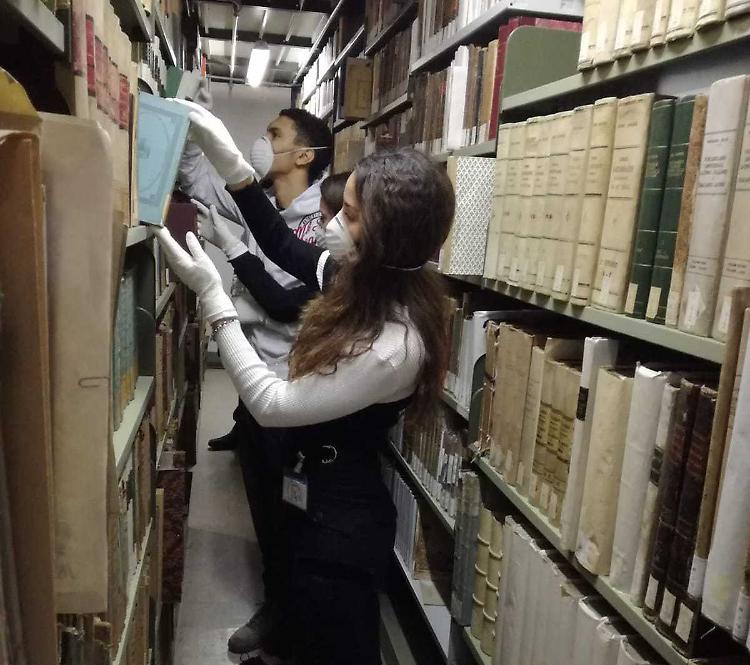 Alternanza scuola-lavoro, in biblioteca fra libri e incunaboli