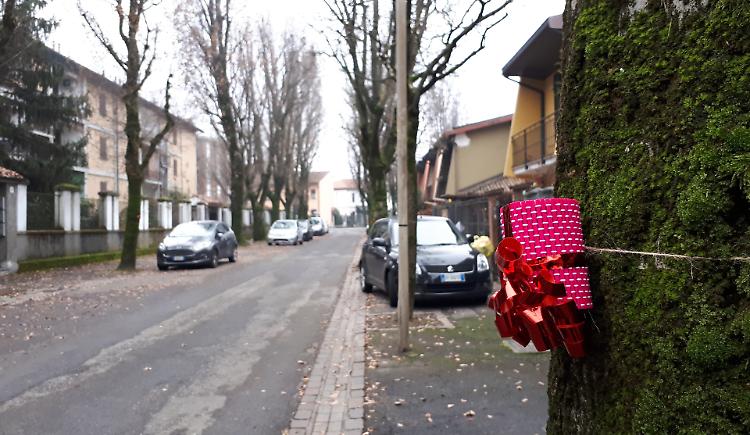 Via Bacchetta, pacchetti natalizi anti tagli