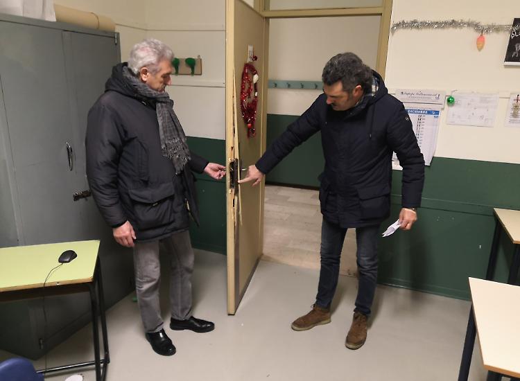 Altro furto a scuola: rubati 6 pc, soldi e danni