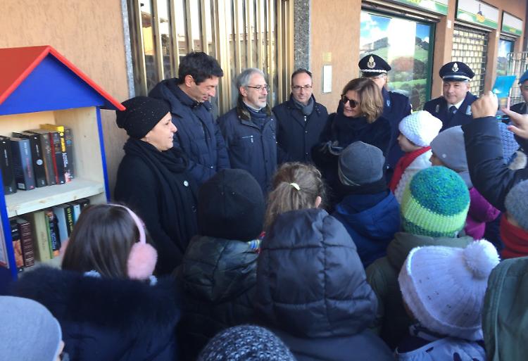  ‘Guerra’ alla casetta dei libri, il Boschetto si divide