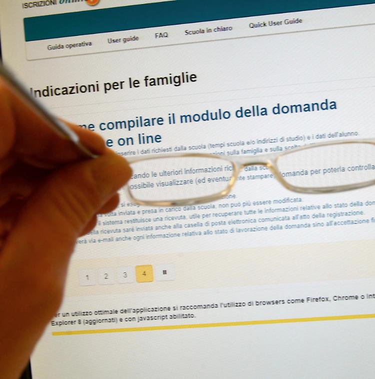 Scuola: al via campagna per iscrizioni al nuovo anno