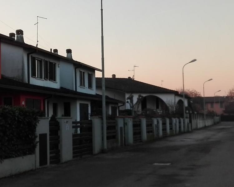 Via l&rsquo;oro. E i ladri mangiano minestra e prosciutto