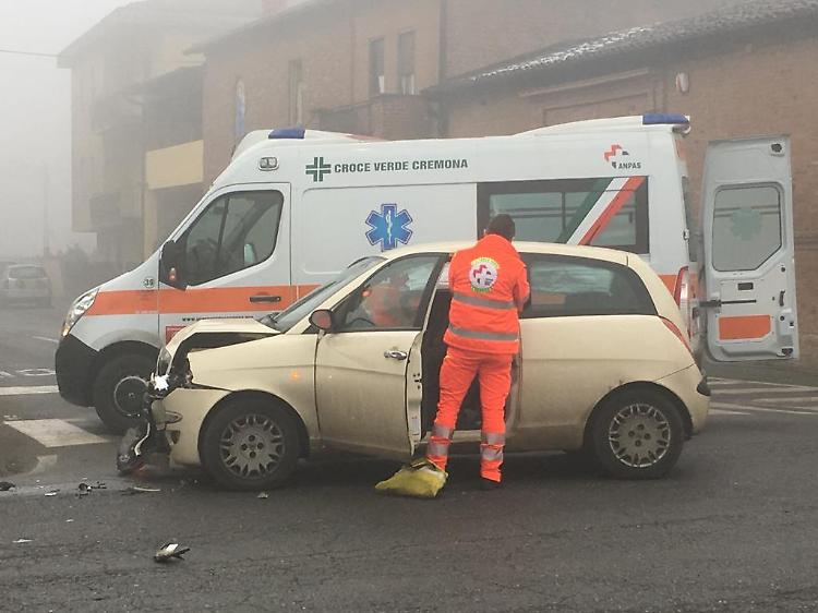 Scontro fra auto all'incrocio di Levata