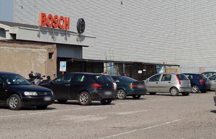 Vhit Bosch, operai sul piede di guerra