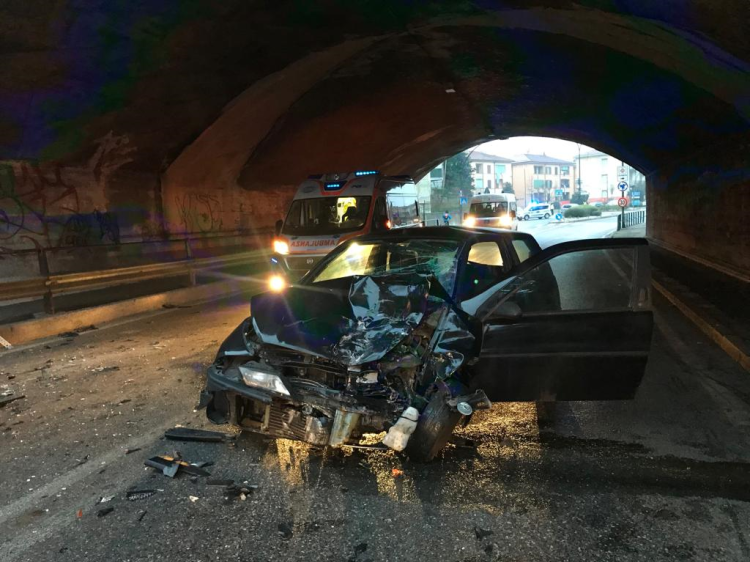 Incidente in via Bergamo, traffico in tilt