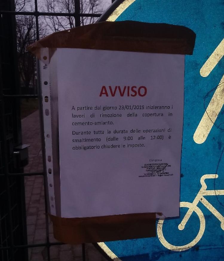 Lavori, via l'amianto. I 'vicini' sono tappati in casa